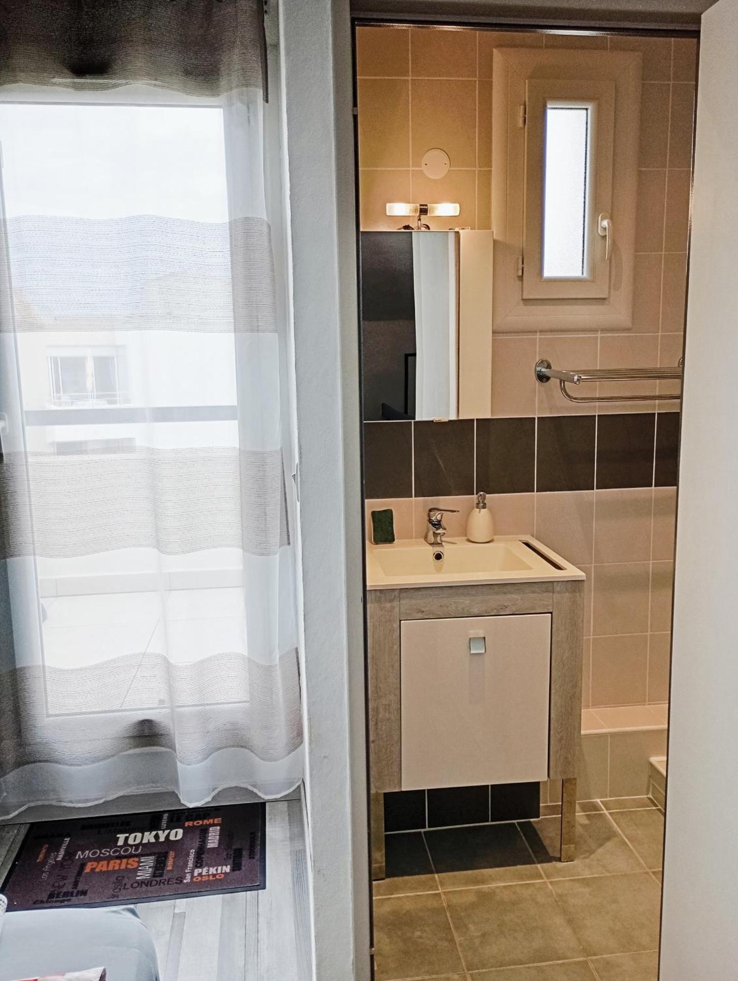 Grand Appartement Proche Port Et Plages, 6 A 8 Pers, 3 Chambres, Climatise Agde Exteriér fotografie